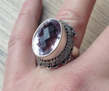 Zilveren edelsteen ring met roze Amethist ring maat 17 mm.